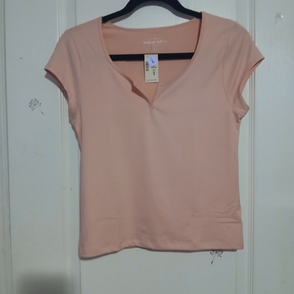 NWT* Girls Aero Buttery Soft Tee-L